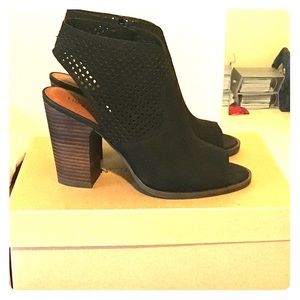 Lucky Brand Lizara Perforated Block Heel Sandal